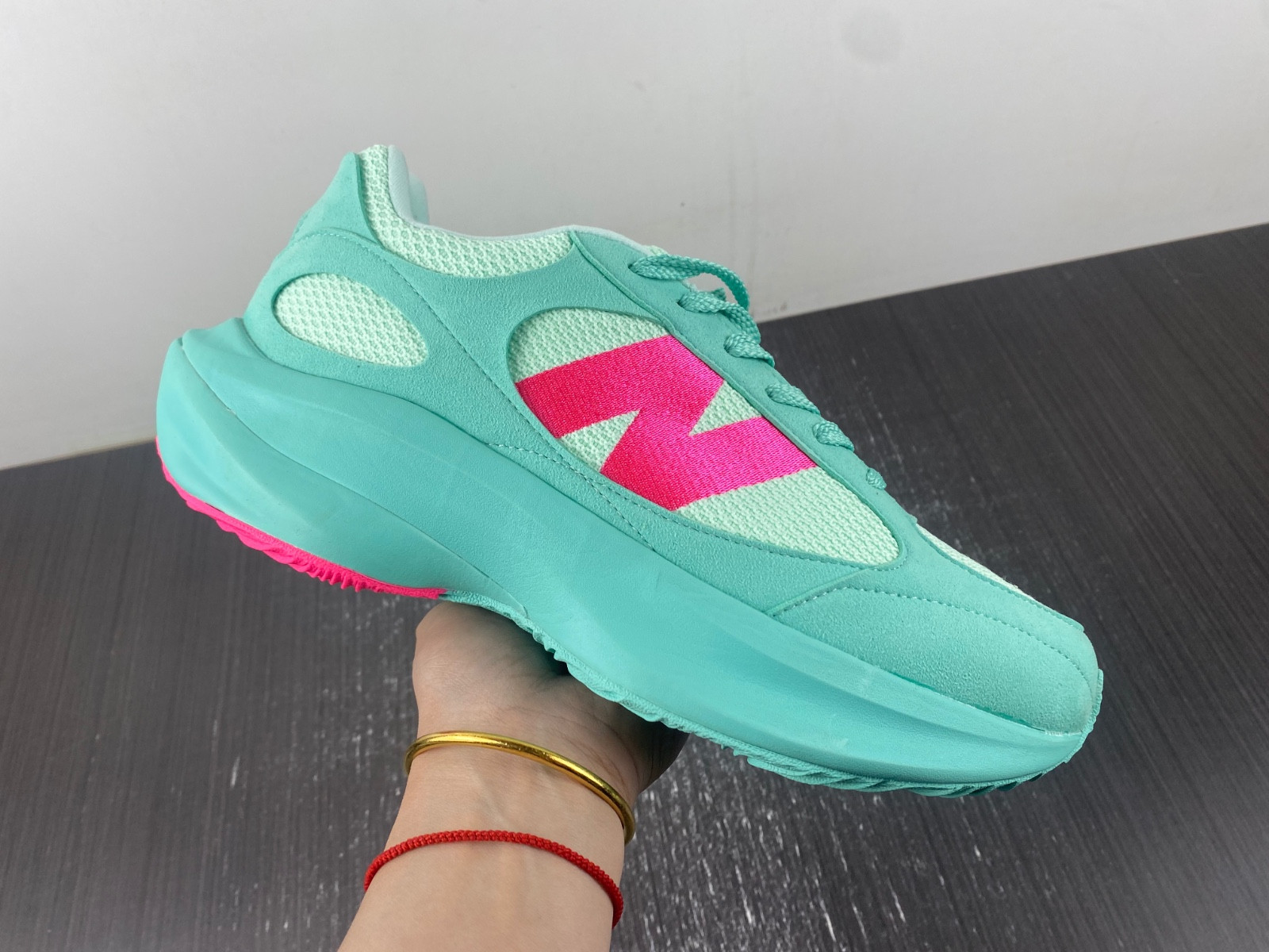 NEW Balan* Sneakers