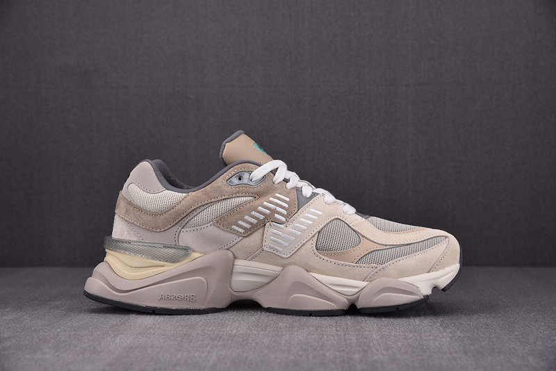 NEW Balan* Sneakers