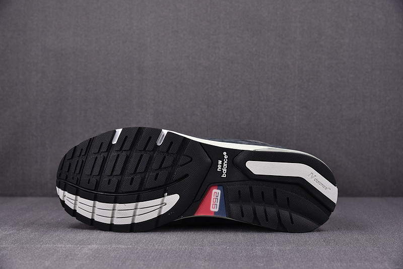 NEW Balan* Sneakers
