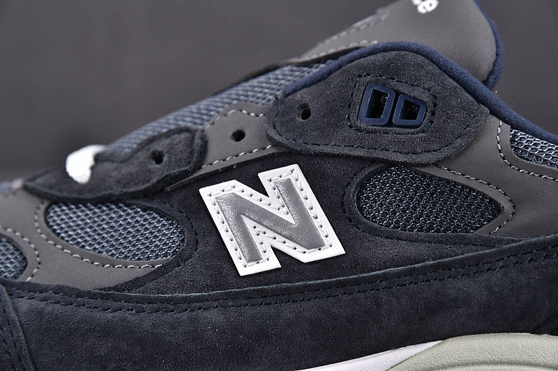 NEW Balan* Sneakers
