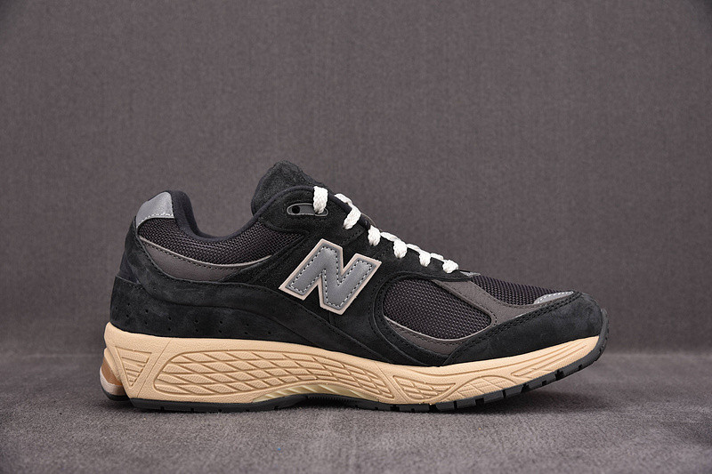 NEW Balan* Sneakers