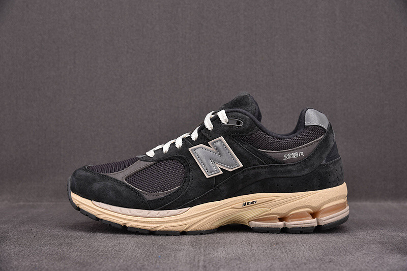 NEW Balan* Sneakers