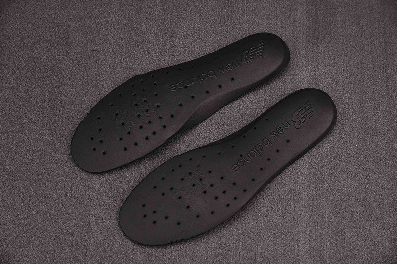 NEW Balan* Sneakers