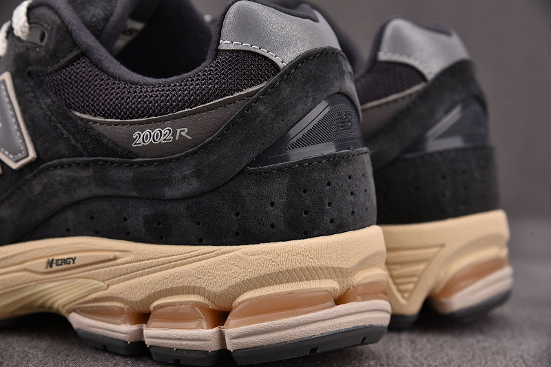 NEW Balan* Sneakers