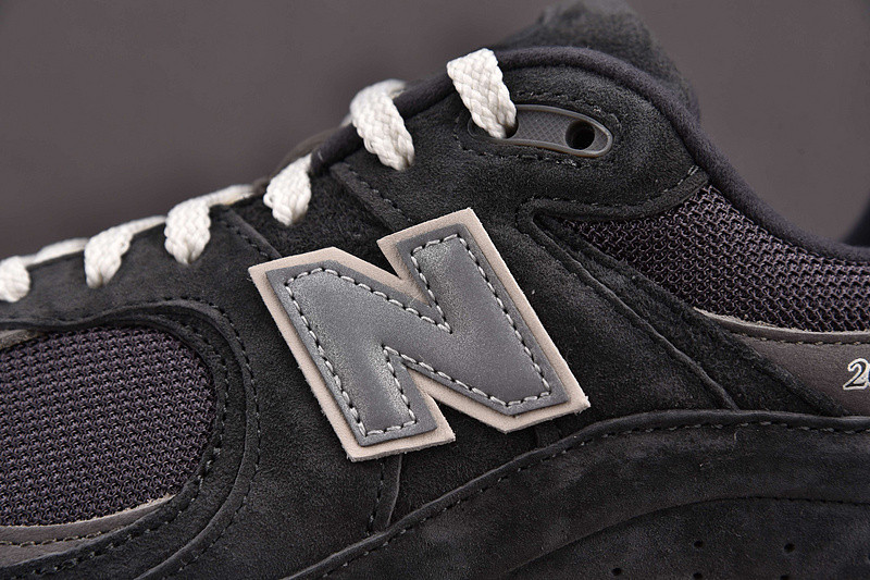 NEW Balan* Sneakers