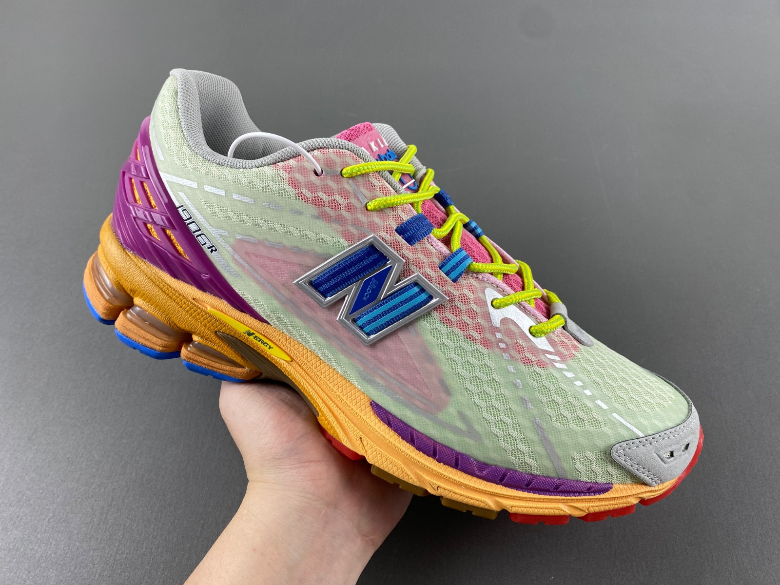 New Balance 1906R