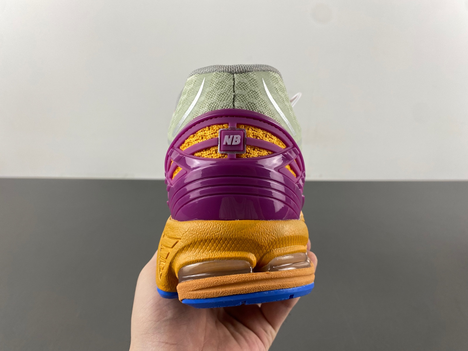 New Balance 1906R