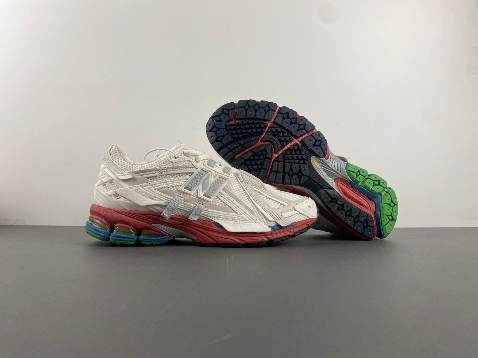 New Balance M1906AB