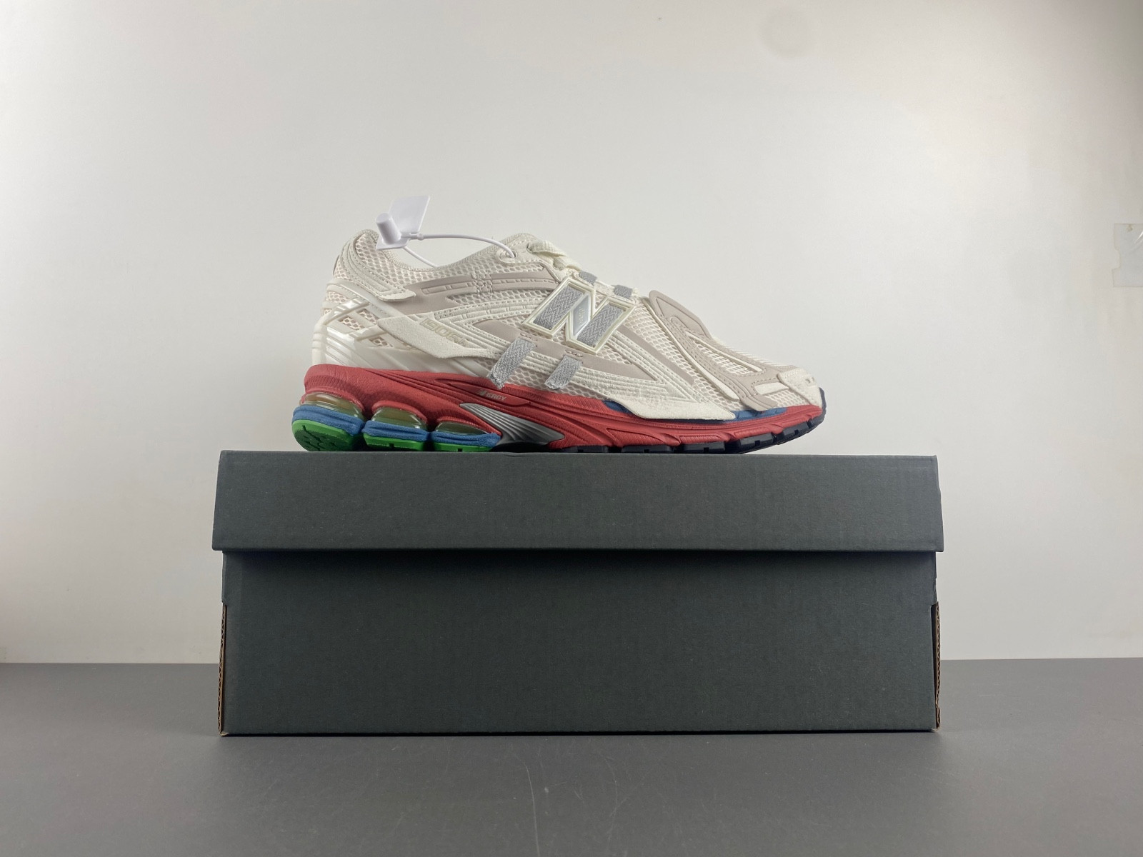 New Balance M1906AB