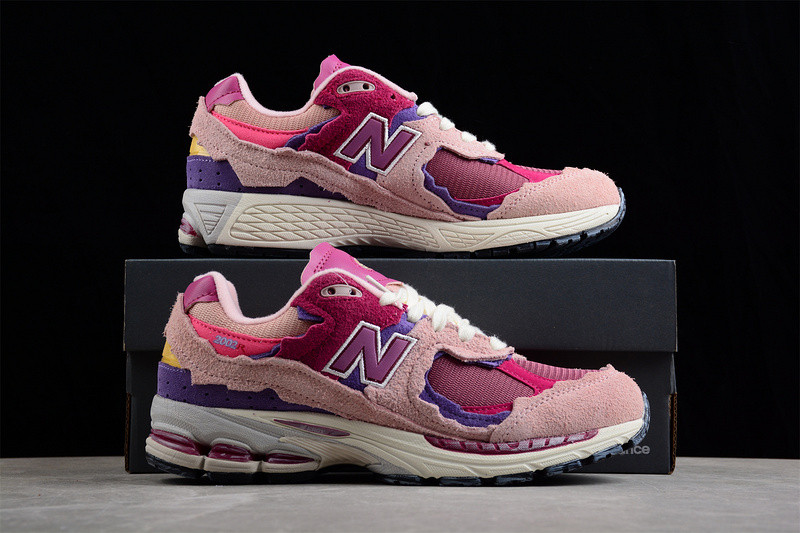 NEW Balan* Sneakers