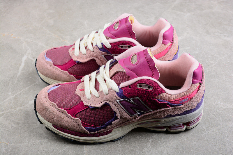 NEW Balan* Sneakers