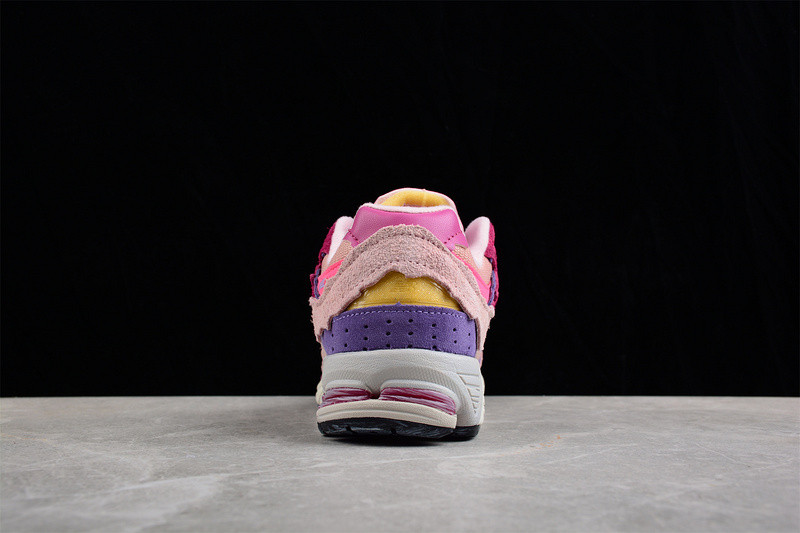 NEW Balan* Sneakers