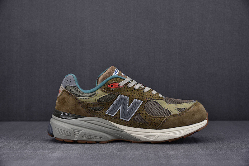NEW Balan* Sneakers