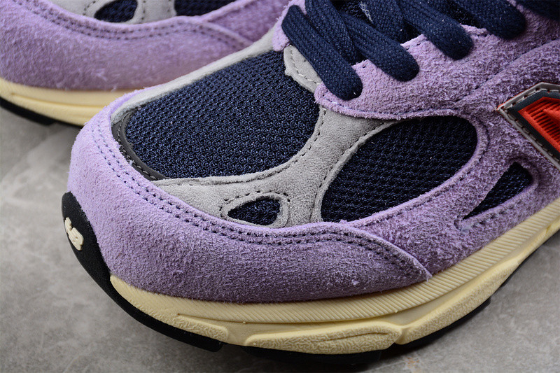 NEW Balan* Sneakers