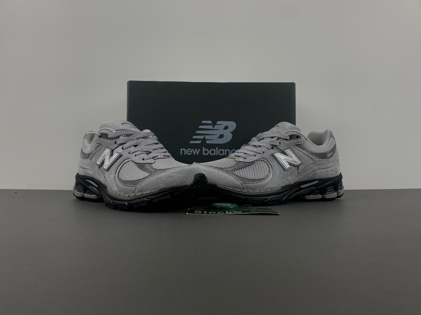 New Balance 2002R M2002RC1