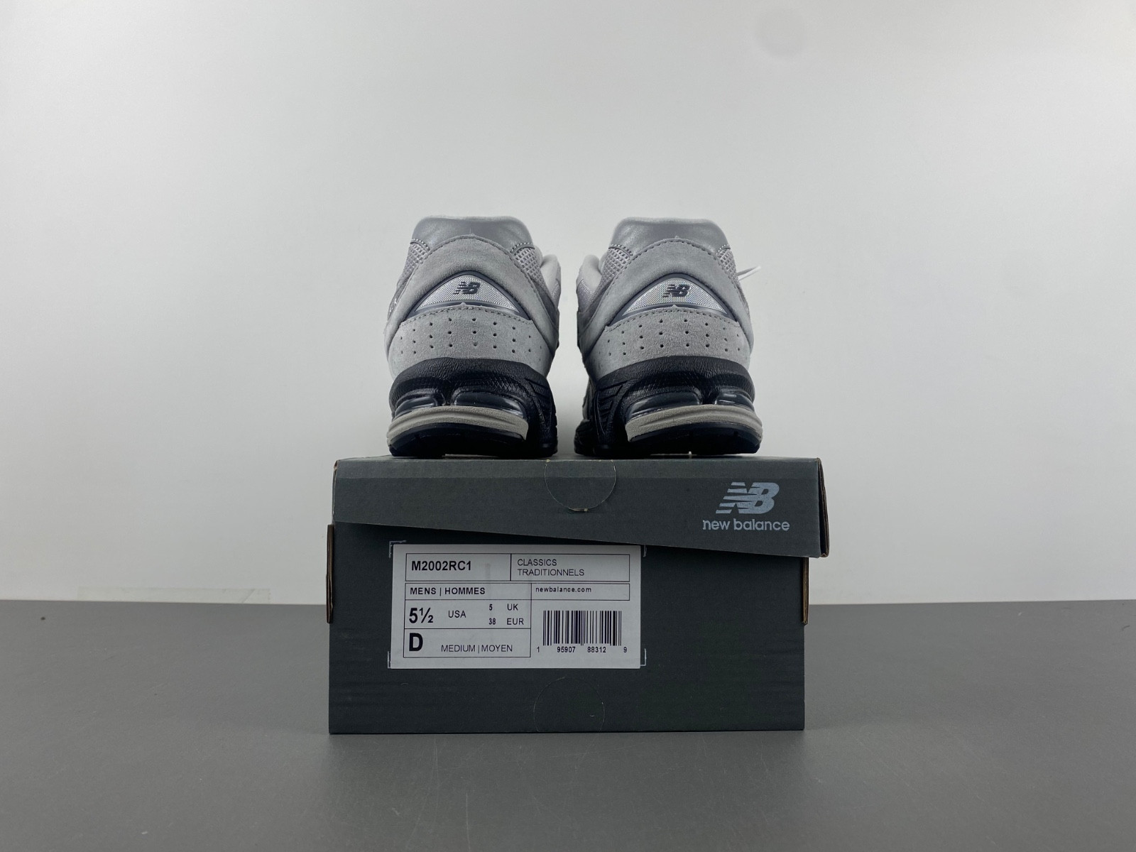 New Balance 2002R M2002RC1