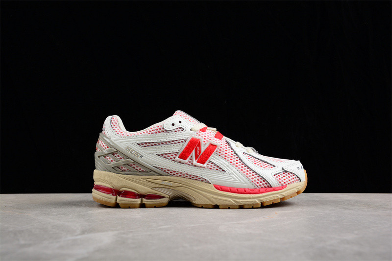 NEW Balan* Sneakers