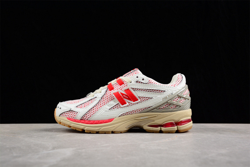 NEW Balan* Sneakers