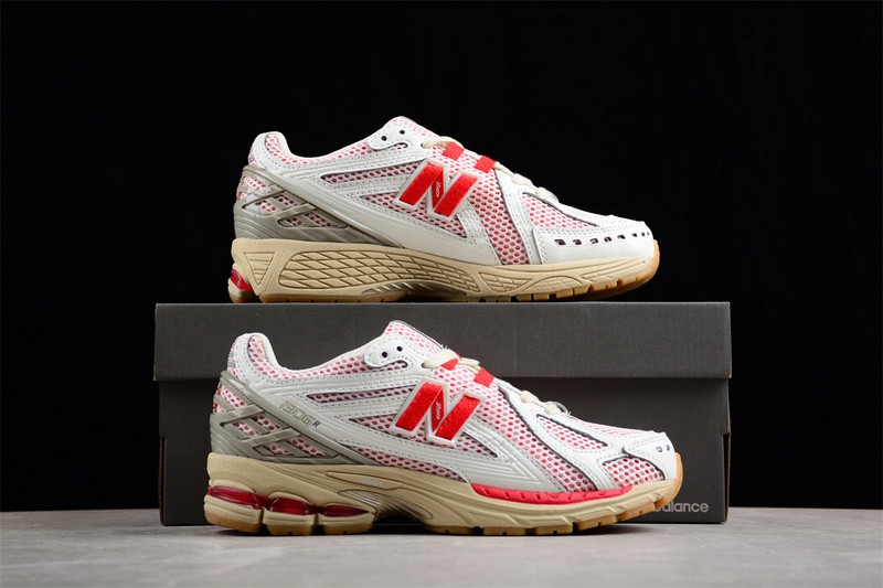 NEW Balan* Sneakers