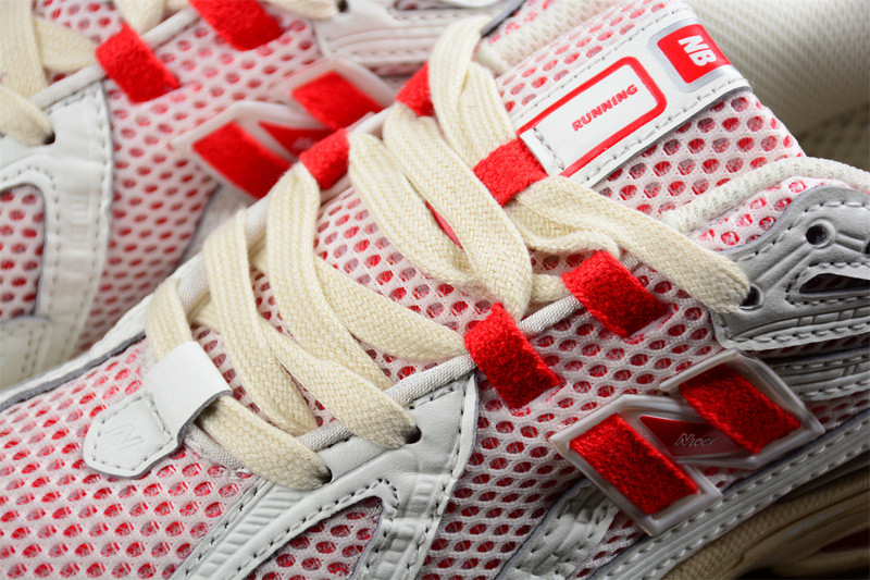NEW Balan* Sneakers