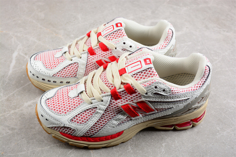 NEW Balan* Sneakers