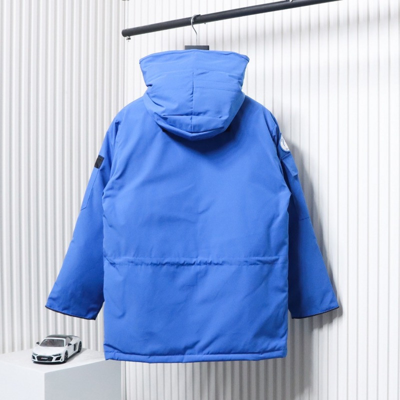 Can*a Go*e coat