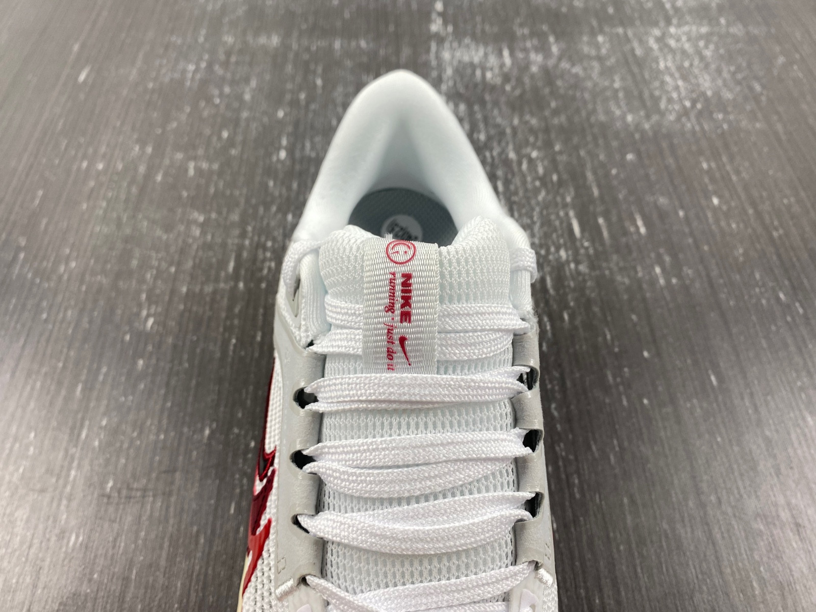 Nike Pegasus 40 Premium FB7703-100