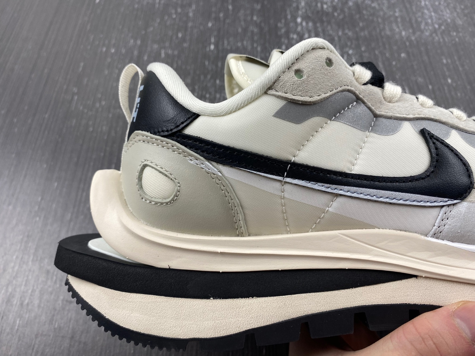 Sacai x Nike DD1875-101