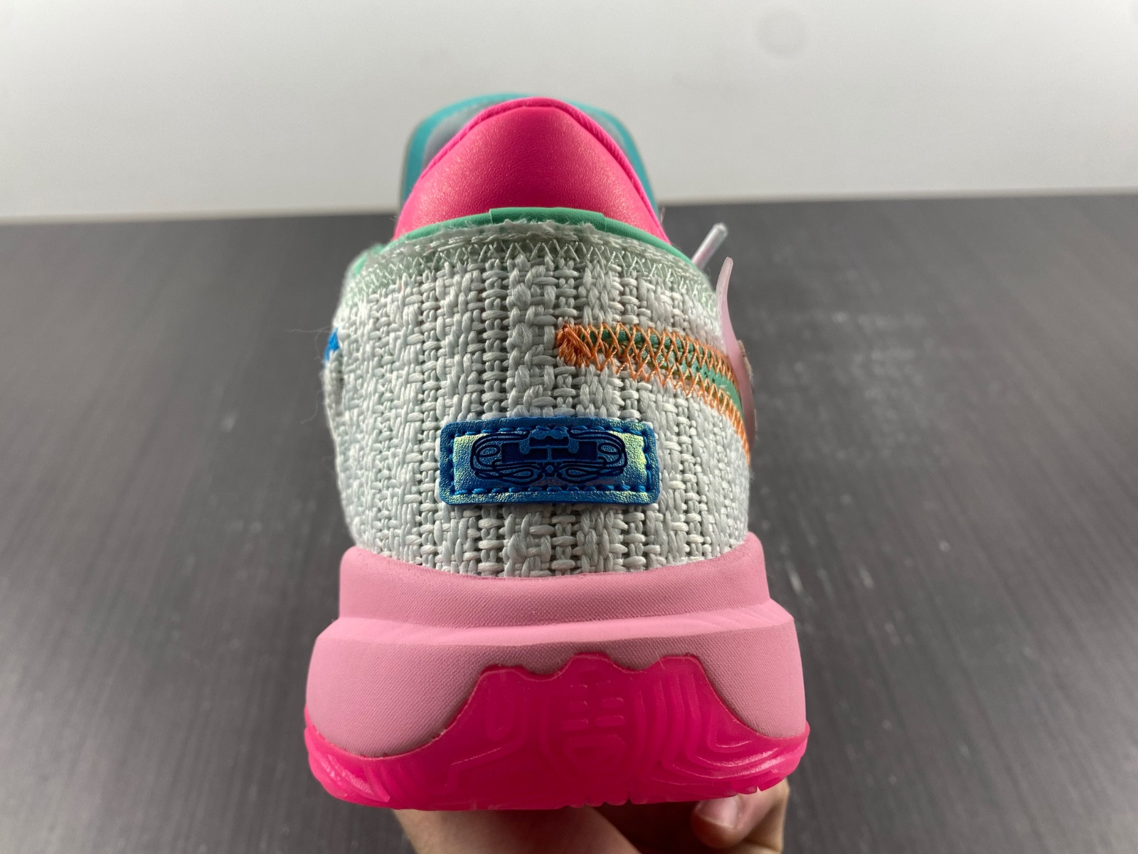 Nike LeBron 20 DJ5422-300