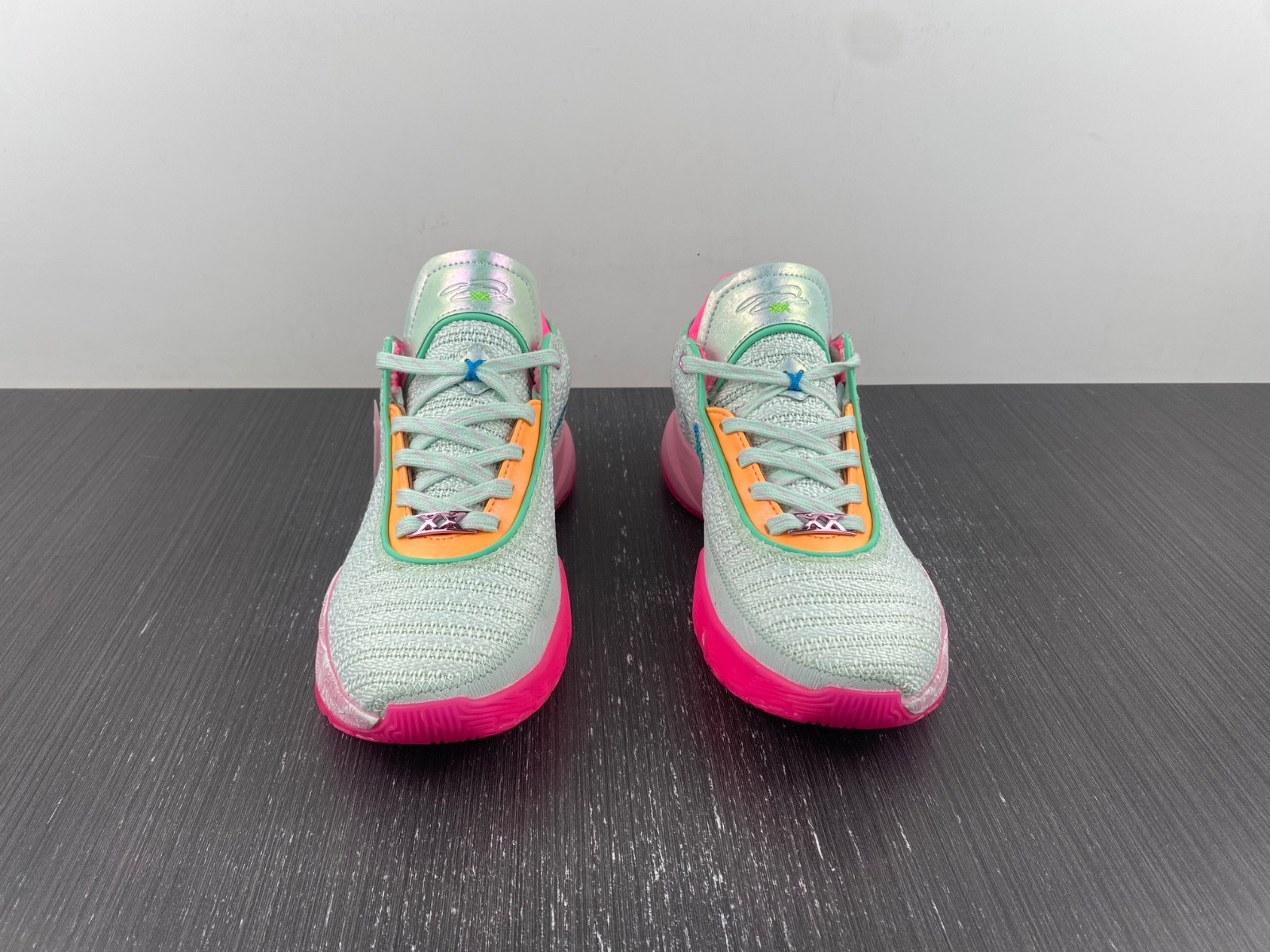 Nike LeBron 20 DJ5422-300