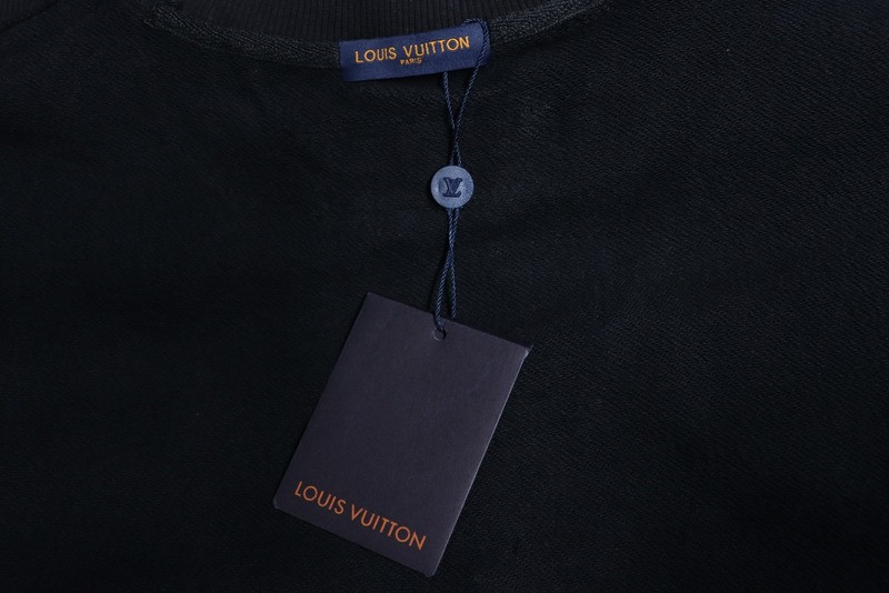 L*V HOODIE