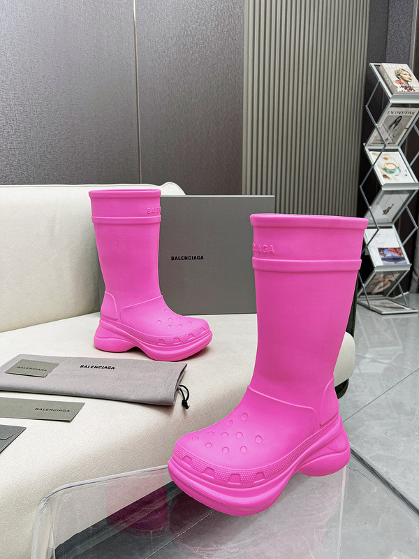 Ba*len*cia*ga boots