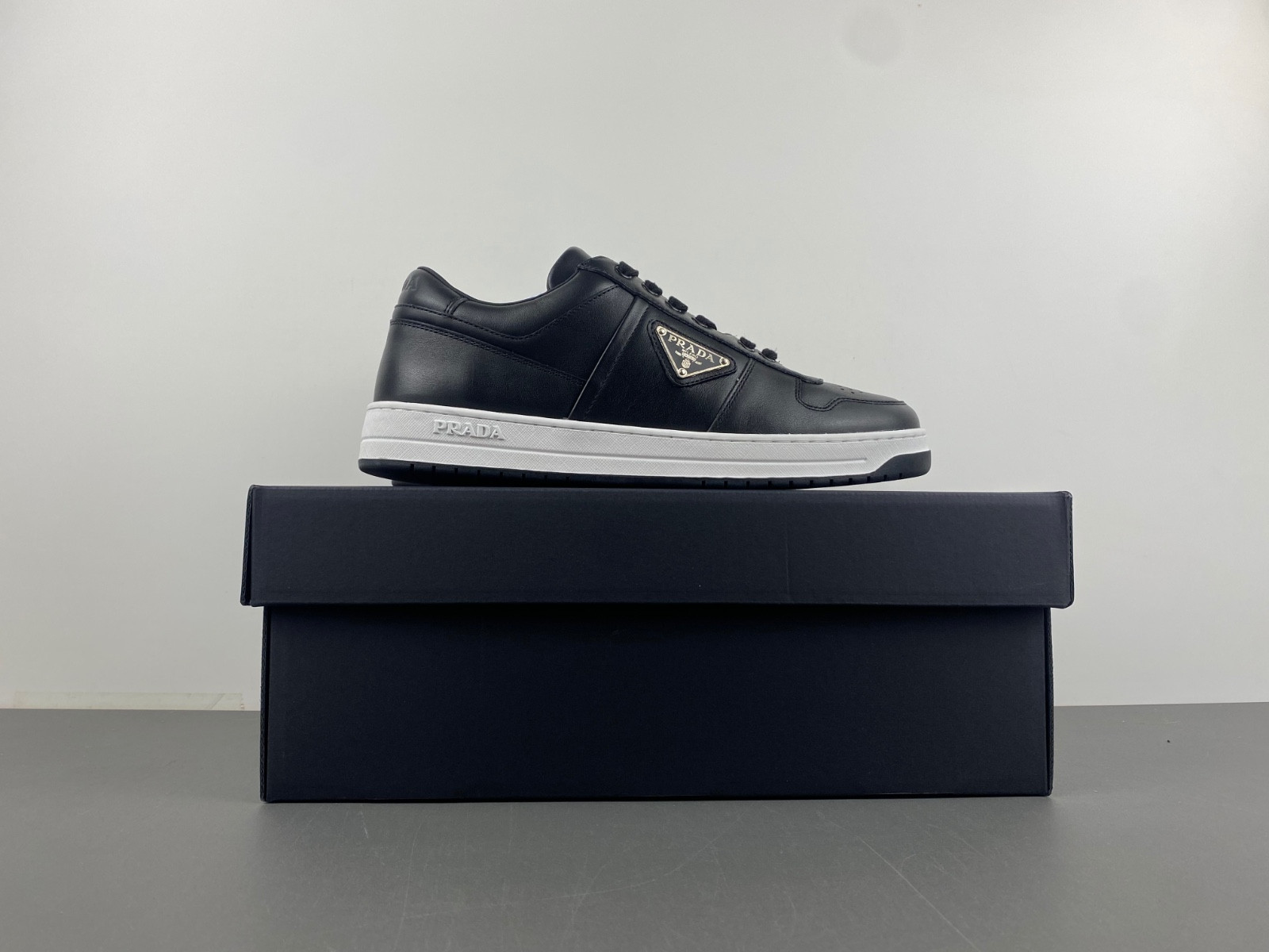 PA Low Sneakers