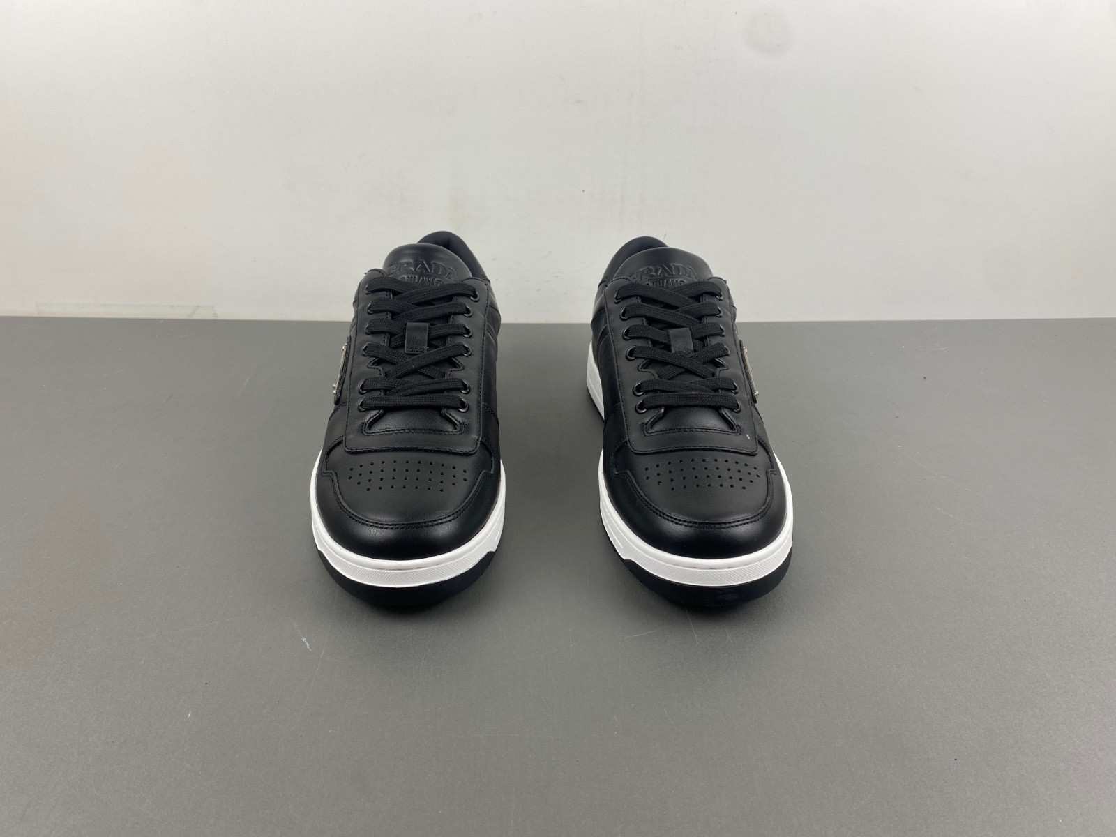 PA Low Sneakers