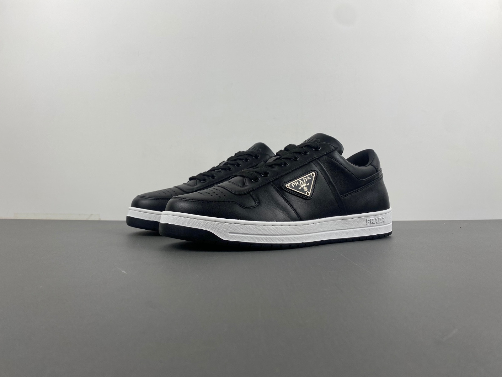 PA Low Sneakers