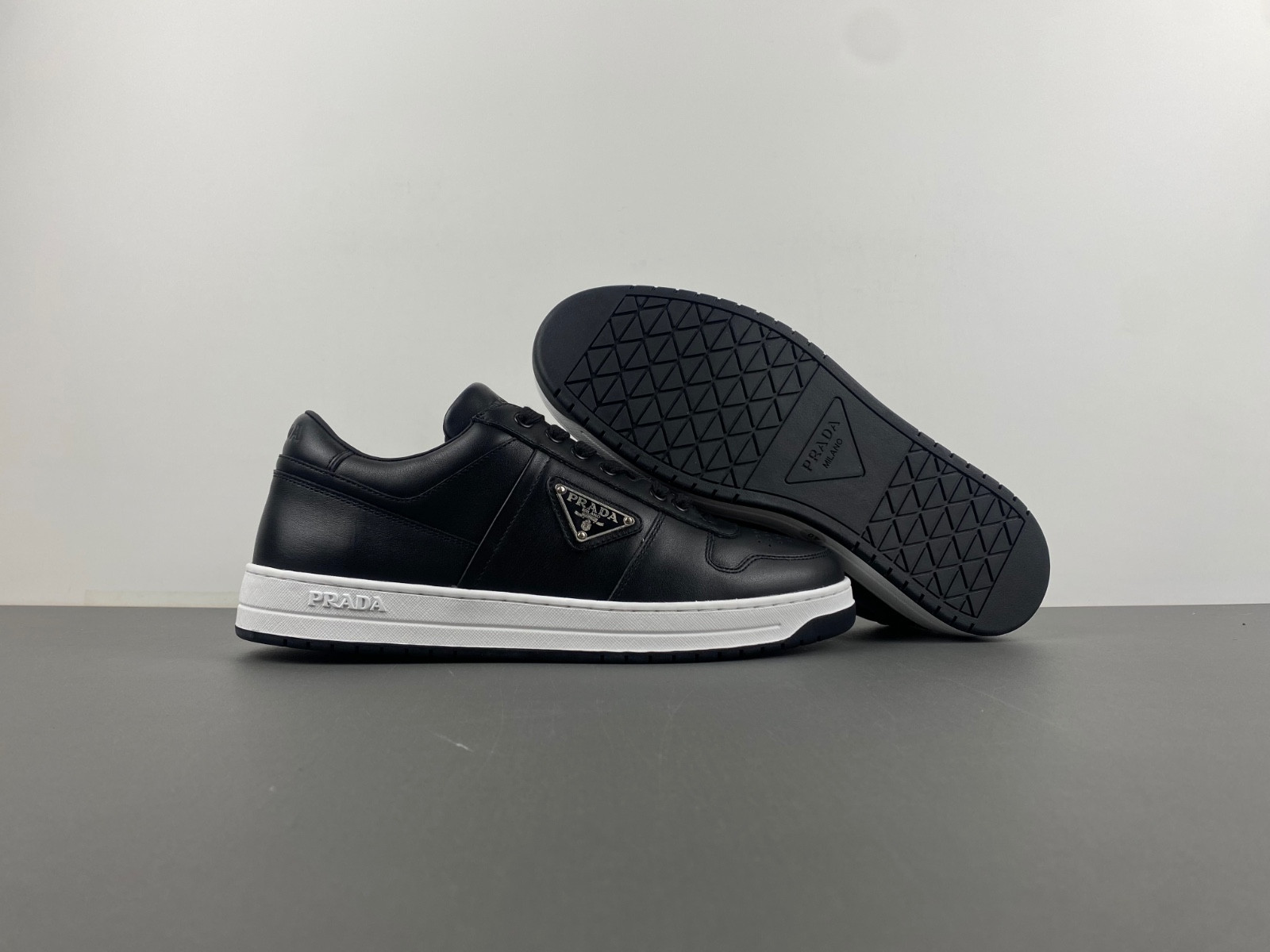 PA Low Sneakers
