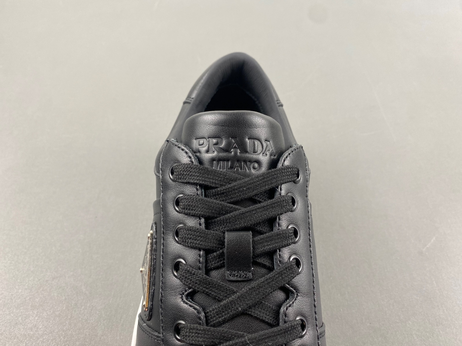 PA Low Sneakers
