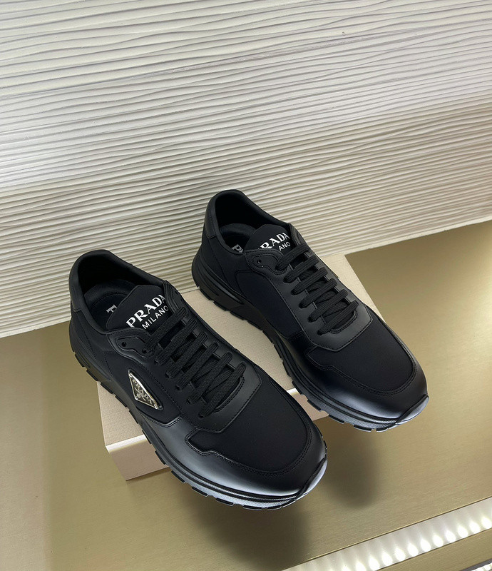 PA Low Sneaker