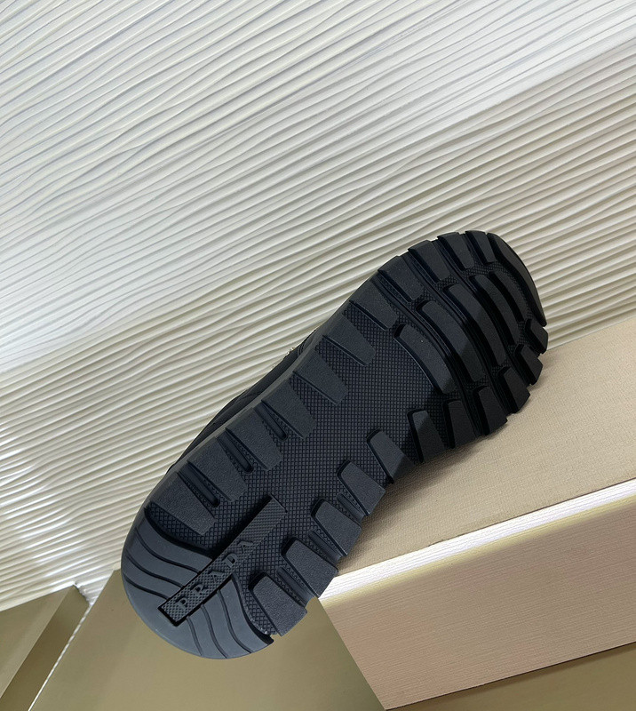 PA Low Sneaker
