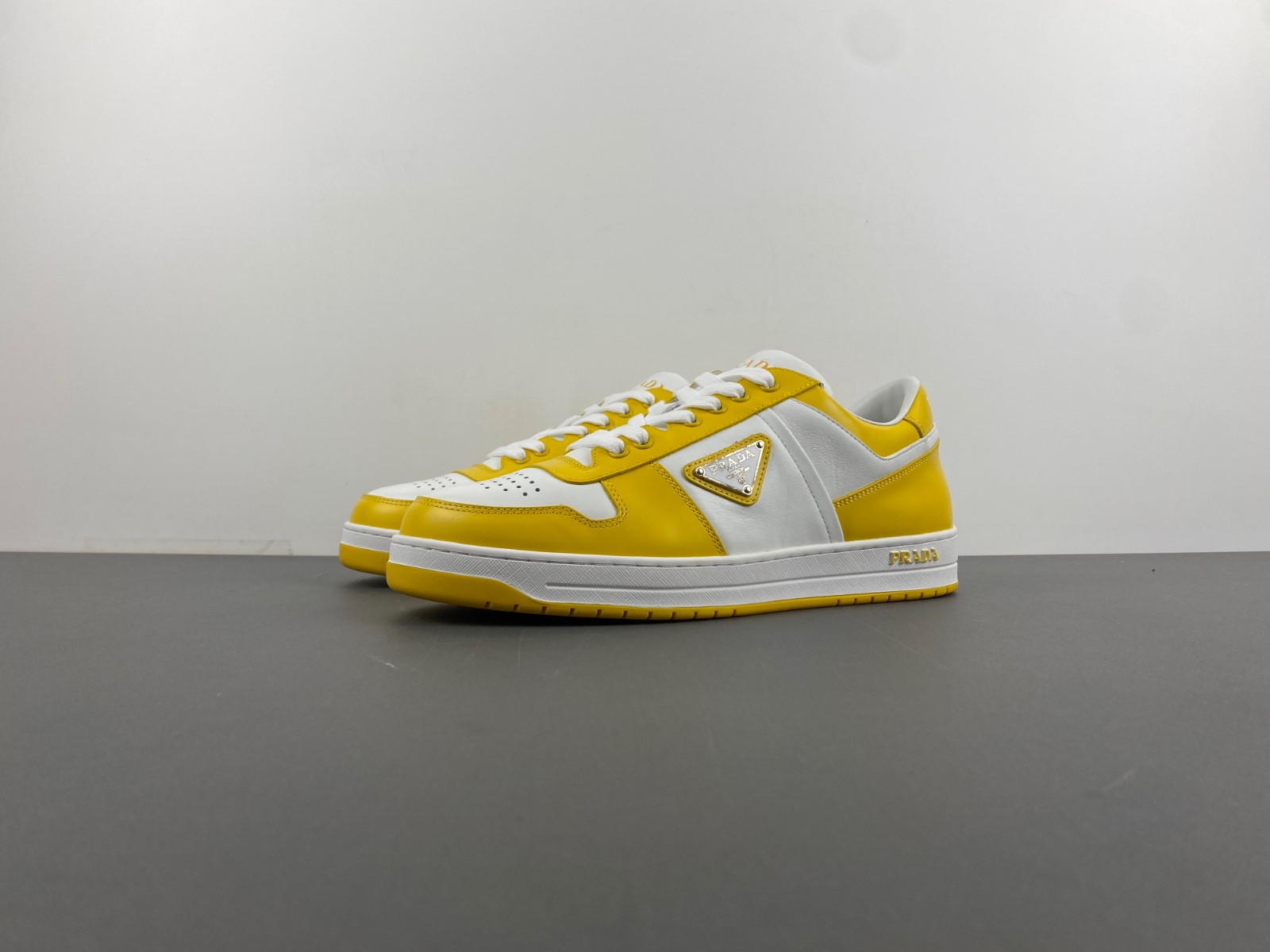 PA Low Sneakers