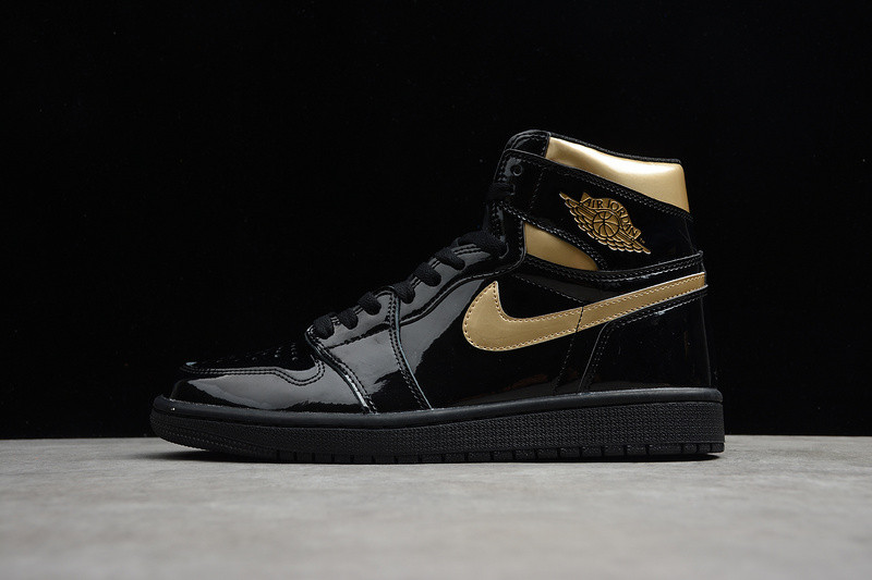 Air Jordan 1 Retro High Patent Black Toe 555088-032