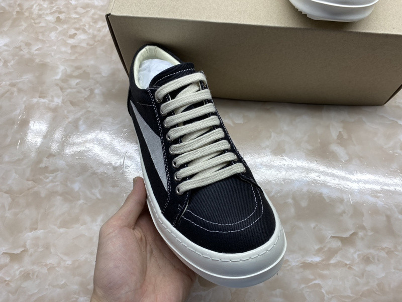 RO Sneakers