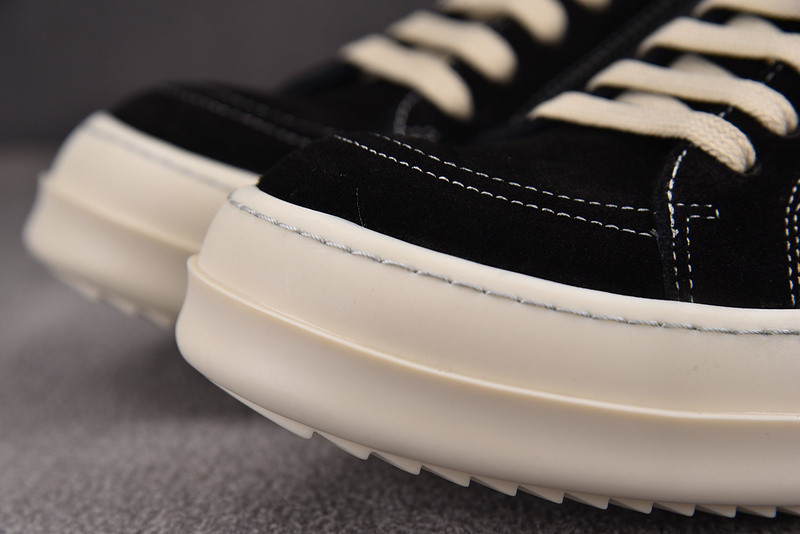 RO Sneakers