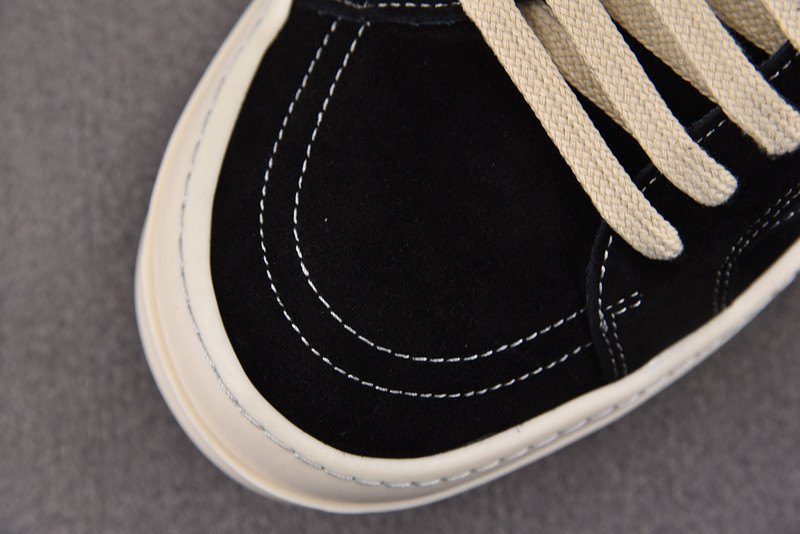 RO Sneakers