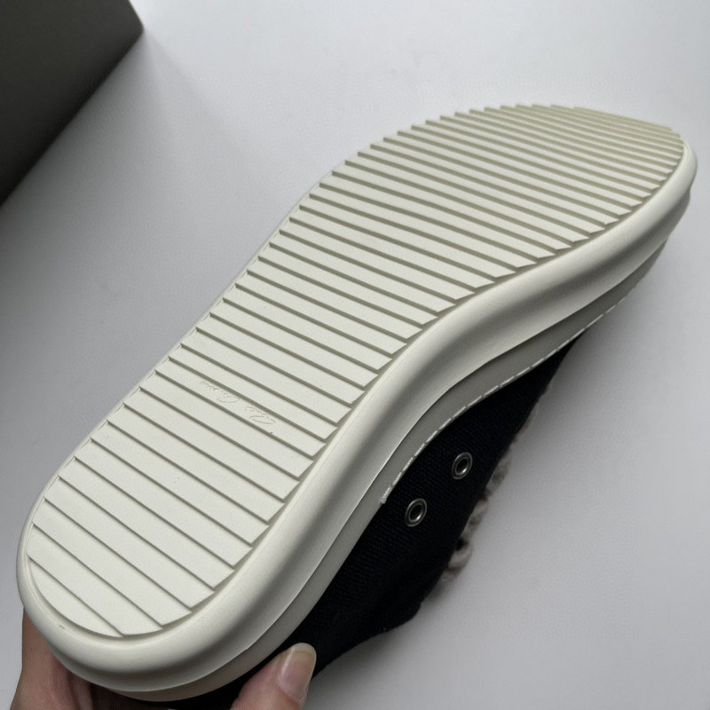 RO Sneakers