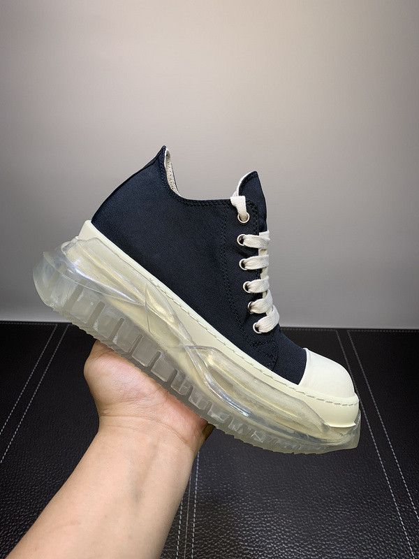 RO Sneakers