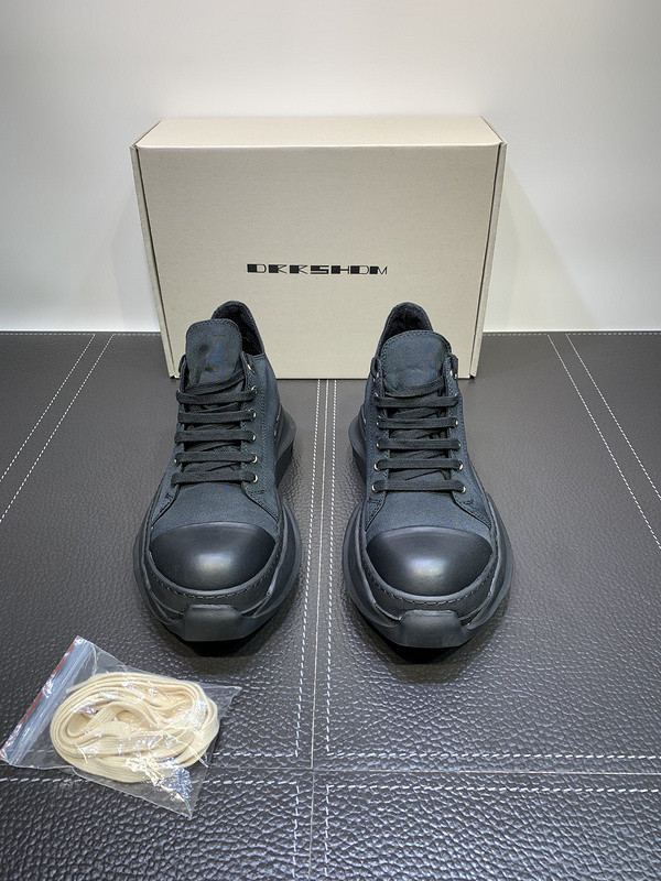 RO Sneakers