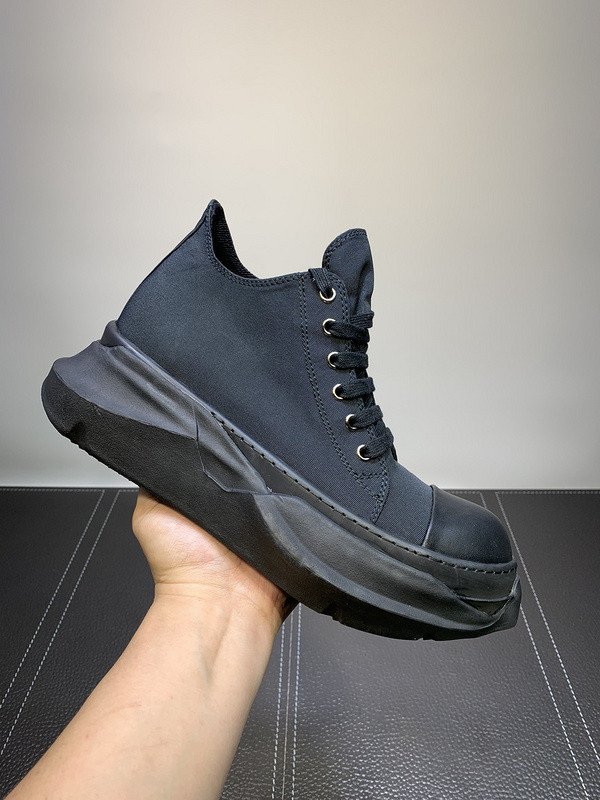 RO Sneakers