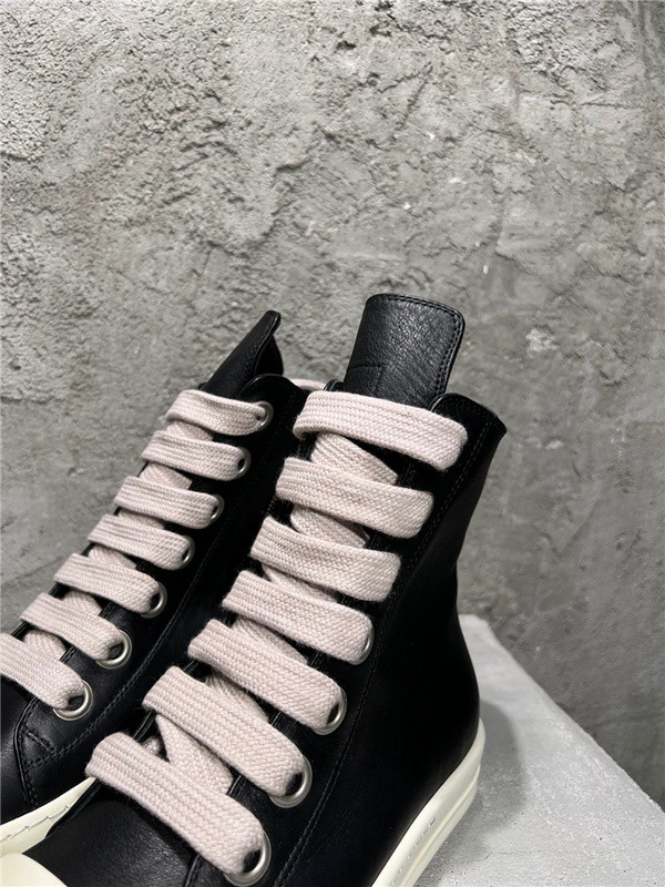 RO Sneakers