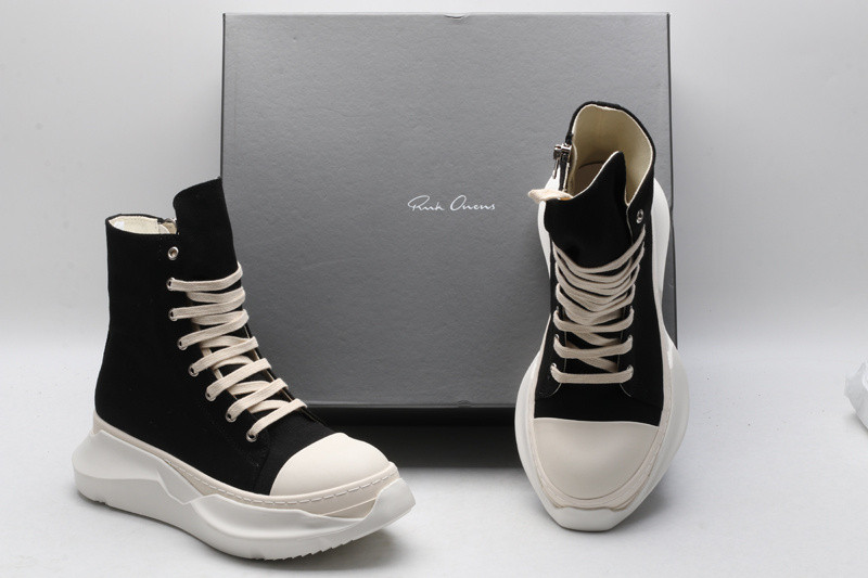 RO Sneakers